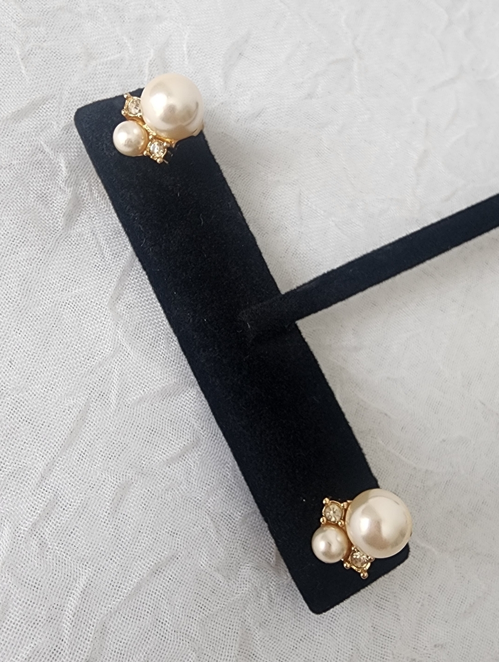 Auth Dior Pearl Crystal Cluster Stud Earrings - Picture 5 of 8